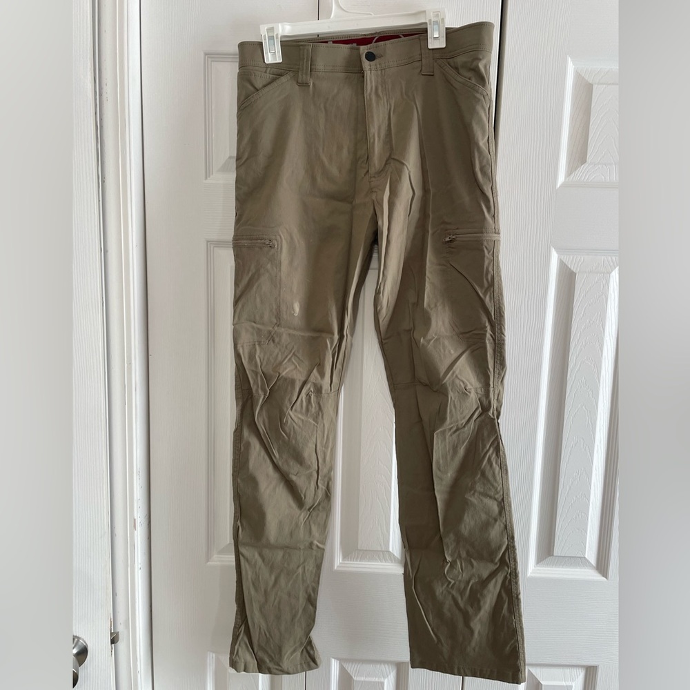 Wrangler Men’s Khaki Rugged Utility 34x34